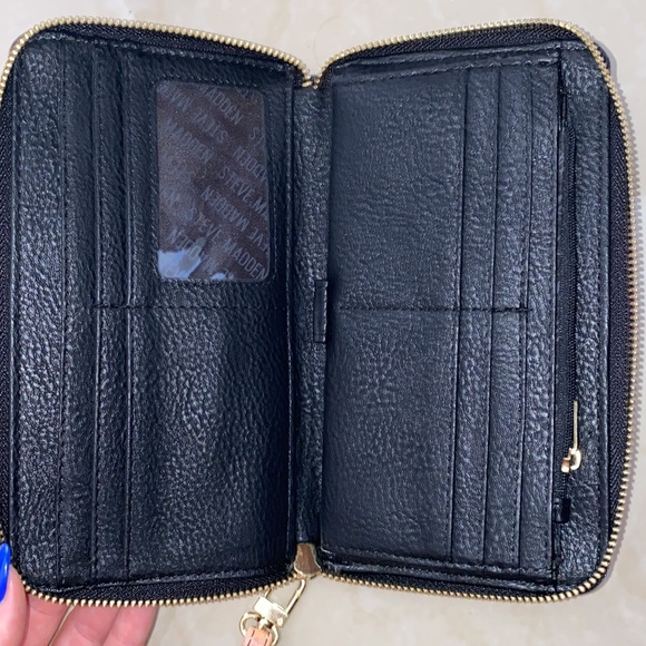 ⭐ Steve Madden Cheetah Wallet - Picture 5 of 6